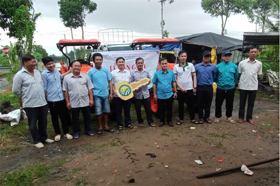 Quang cảnh: Lễ bàn giao máy móc, thiết bị