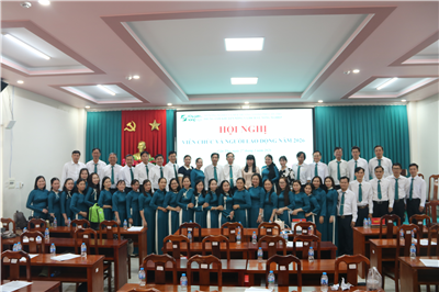 Ảnh: Tập thể Trung tâm Khuyến nông và Dịch vụ nông nghiệp thành phố Cần Thơ tại Hội nghị viên chức, người lao động năm 2026