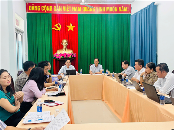 Ảnh: Quan cảnh buổi làm việc.